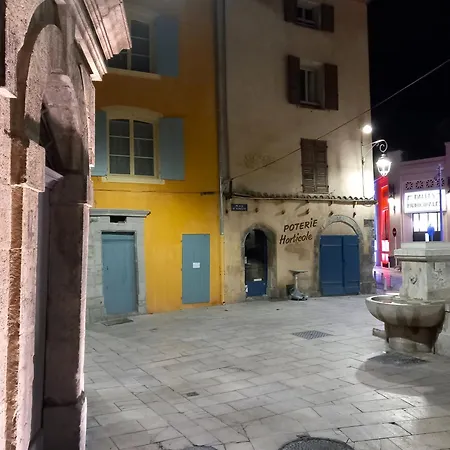 #1 # Place Charmante Apartment